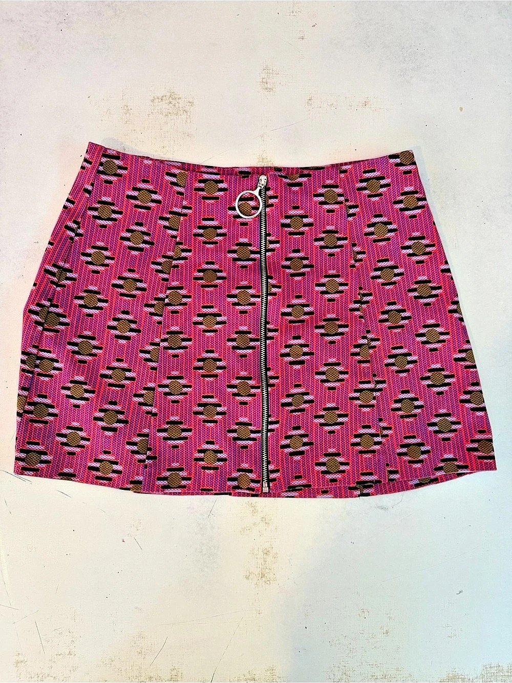Deco Geometric Mini Skirt in Pink & Black Like New